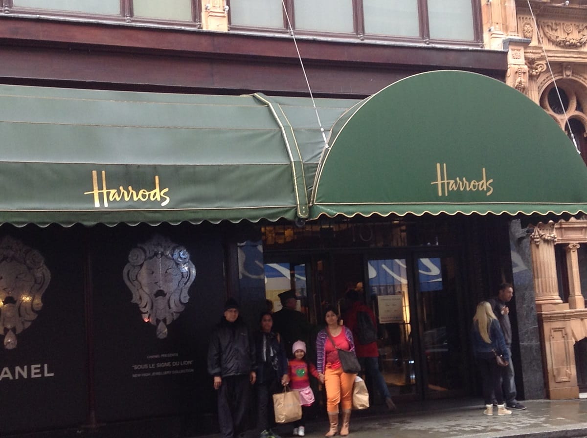 Saloni Rampal with her Family at Harrods